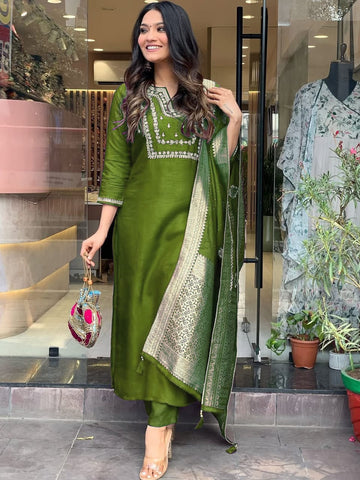 Elegant Green Color Heavy Roman Silk Kurta Set For Women