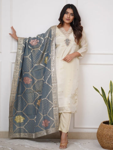 Elegant Heavy Viscose Chanderi Embroidery Kurta Set For Women