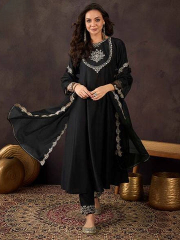 Women's Black Silk Kurta Set – Embroidered Detailing & Jacquard Dupatta