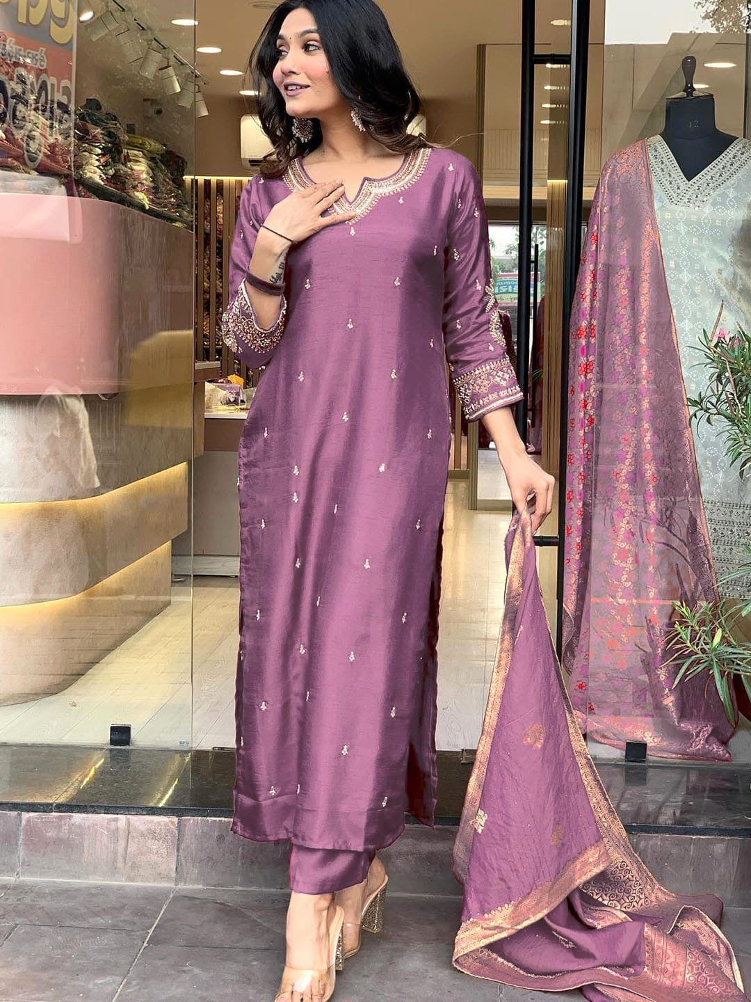 Light Purple Roman Silk Embroidered Kurta Set with Jacquard Dupatta – Women's Ethnic Wear