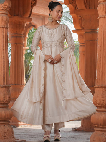 Elegant OffWhite Vichitra Silk Embroidered Kurta Set