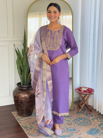Elegant Light Purple Embroidered Kurta Set – Viscose Rayon & Jacquard Dupatta
