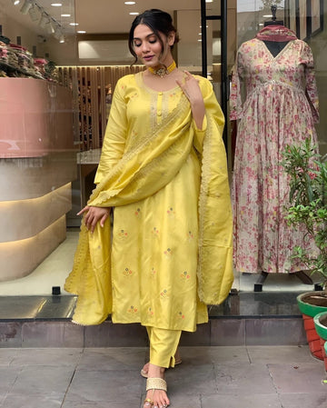 Yellow Radiance Jacquard Kurta Set For Women