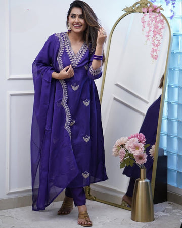 Royal Chanderi Embroidered Kurta Set For Women