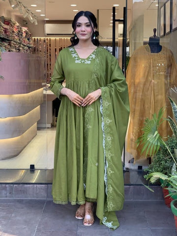 Women's Premium Embroidered KurtaSet with Chanderi Dupatta