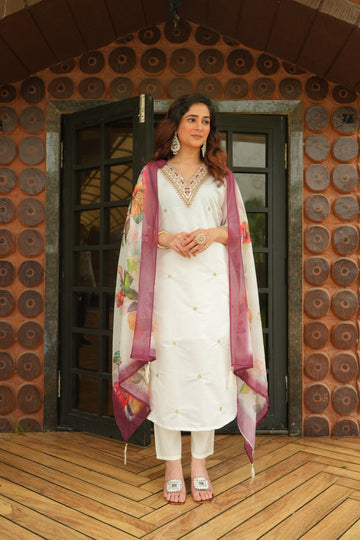 Beautiful Off White Kurta Set for Women