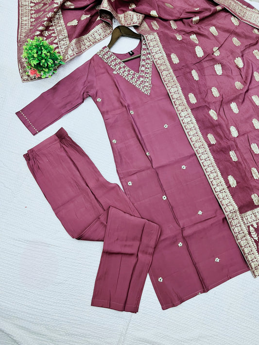 Elegance Heavy Chanderi Embroidered Kurta Set For Women
