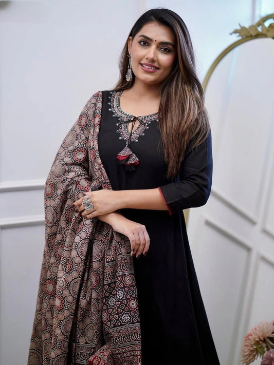 Black Color Viscose Kurta Set For Women