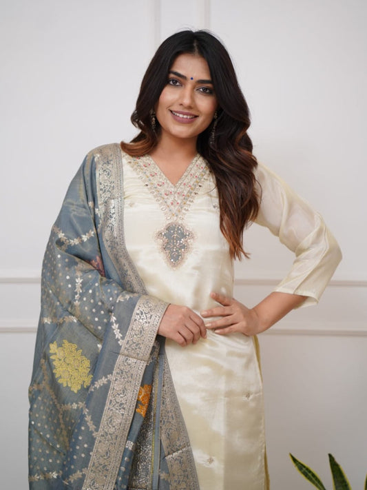 Elegant Heavy Viscose Chanderi Embroidery Kurta Set For Women