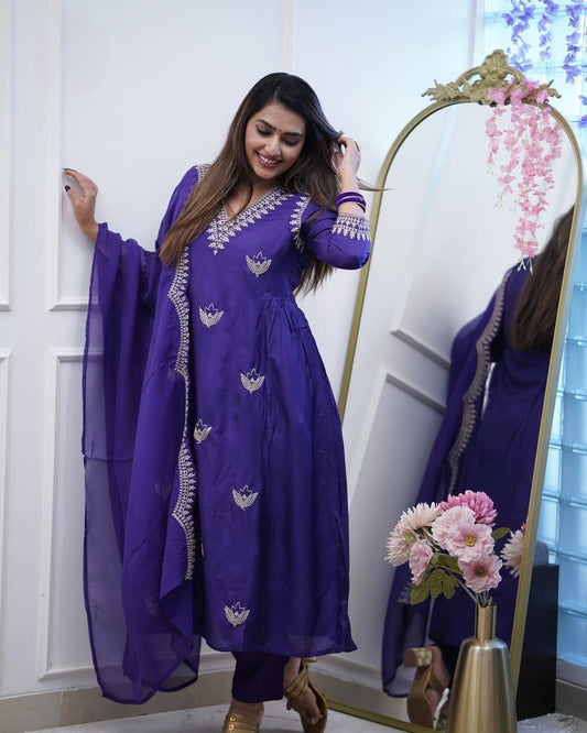 Royal Chanderi Embroidered Kurta Set For Women