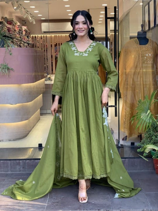 Women's Premium Embroidered KurtaSet with Chanderi Dupatta