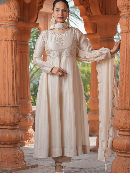 Elegant OffWhite Vichitra Silk Embroidered Kurta Set