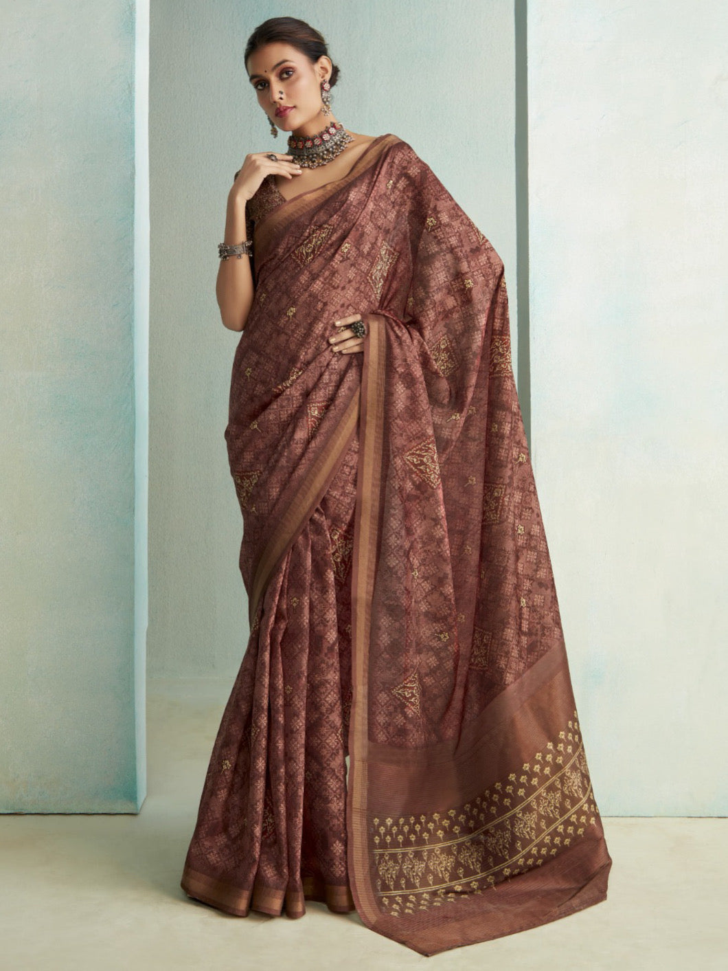 Coffee Brown Luxe Handloom Weaving Digital Fusion Print Saree For Women's