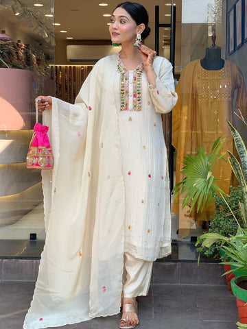 White Chinon Embroidered Kurta Set with Dupatta Festive Designer Kurta for Women's